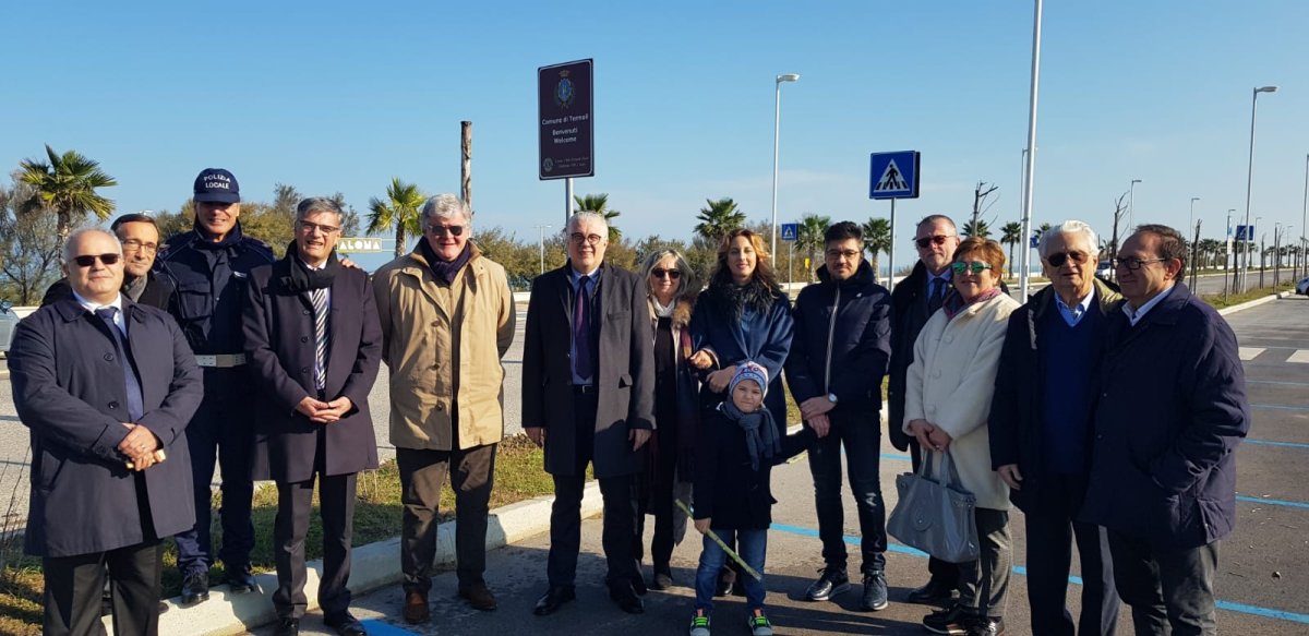 Inaugurazione di nuovi cartelli stradali di benvenuto alla città donati dal Lions Club Termoli Host alla presenza del sindaco di Termoli Angelo Sbrocca e del governatore Maurizio Berlati del Distretto 108 A