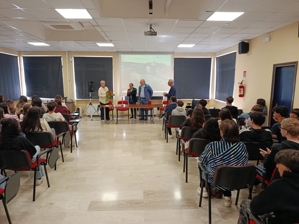 Service sulla disabilità – Donazione di una Sedia a Rotella -Ist. Boccardi