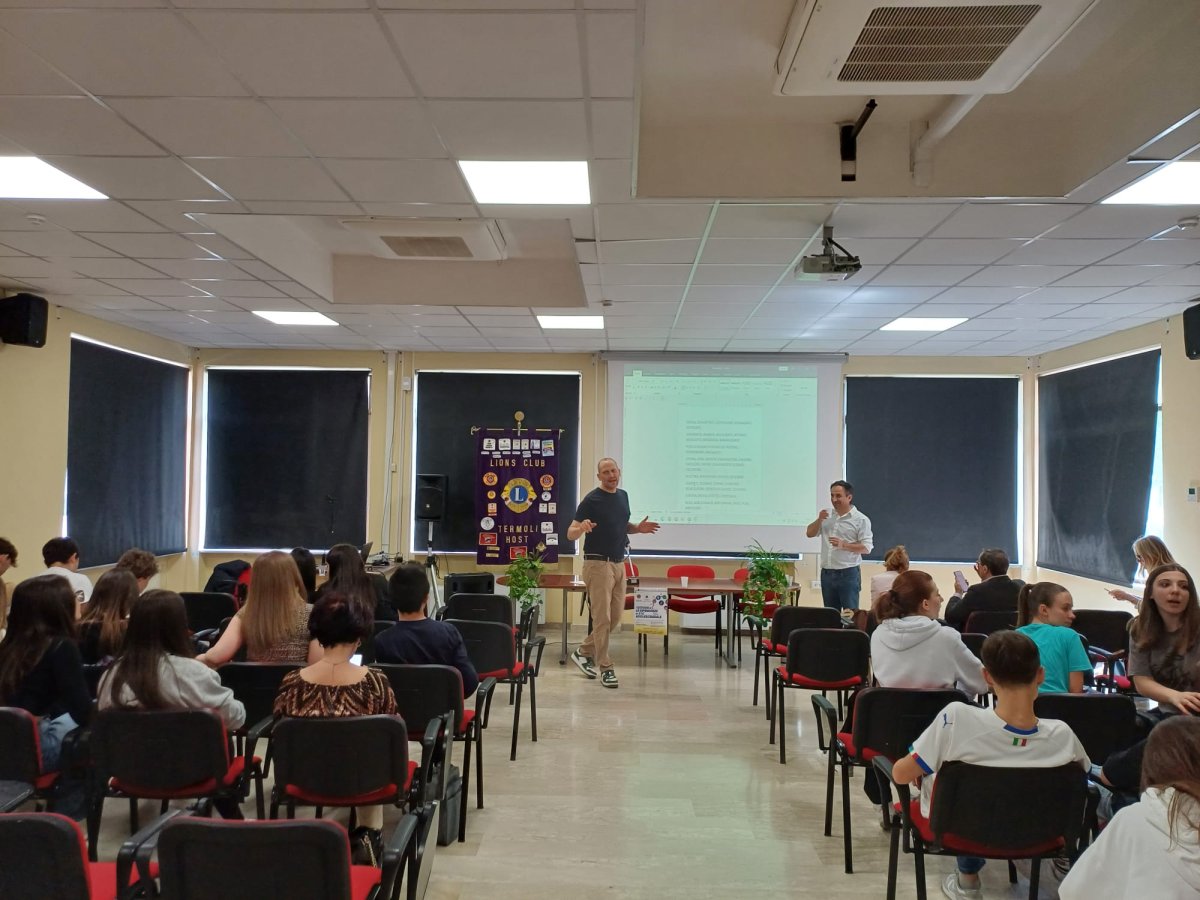 I Giovani e le Dipendenze in Età Adolescenziale
