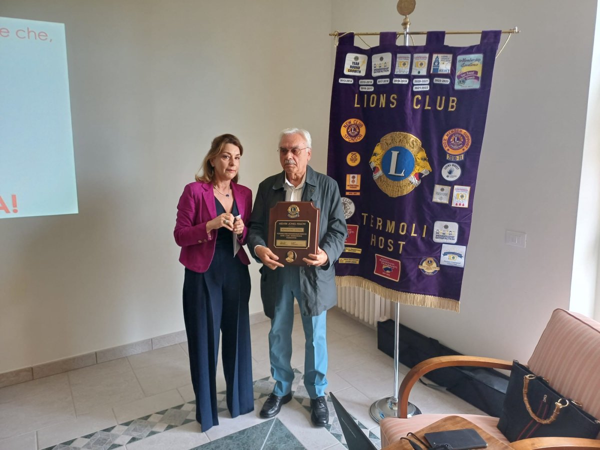 Il Lions Club Termoli Host conferisce la Melvin Jones Fellowship a Bernardino Sgobba per oltre trentacinque anni di straordinario impegno umanitario