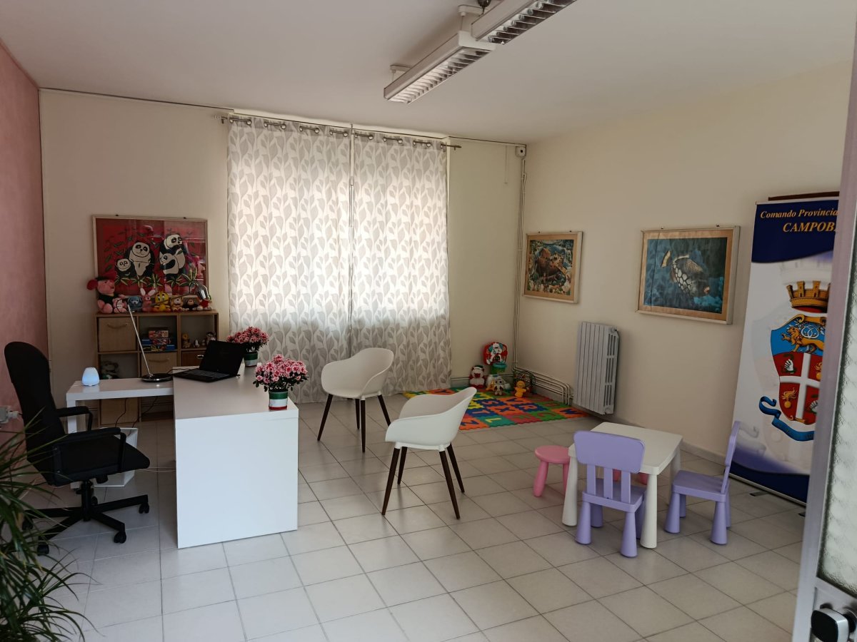 Il Lions Club Termoli Host, il Club Leo e l’Arma dei Carabinieri hanno insieme realizzato la Stanza Rosa presso il Comando della Compagnia di Larino