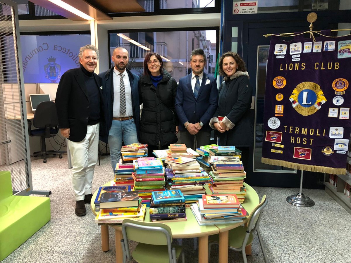 Donazione di 445 libri per bambini e ragazzi alla Biblioteca comunale Gennaro Perrotta di Termoli